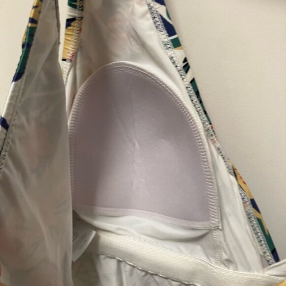 Swimsuit with bright design - Picture 5 of 7